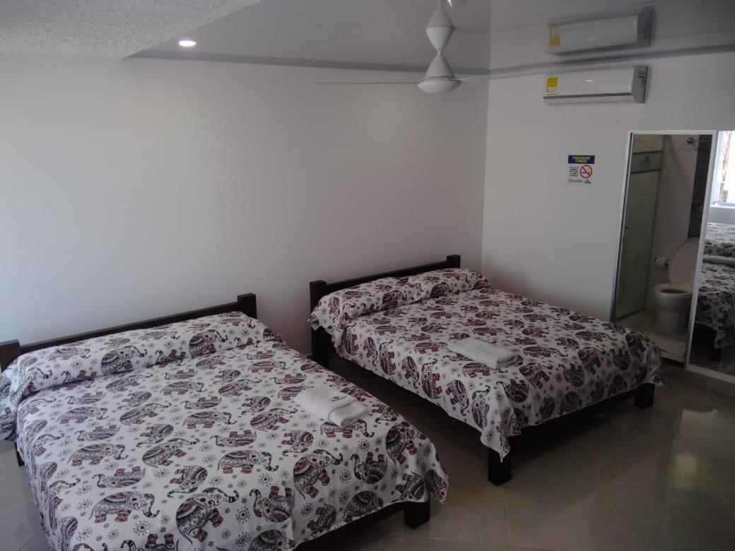 Hotel Tania Caucasia 外观 照片