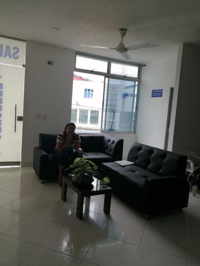 Hotel Tania Caucasia 外观 照片